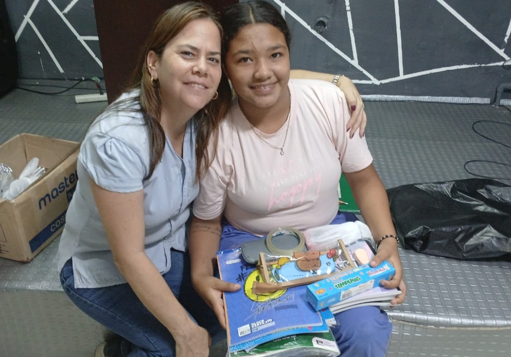 EMPEZANDO BIEN EL AÑO 2026 CON KITS ESCOLARES PARA LOS NIÑOS DEL ORIENTE DE CALI